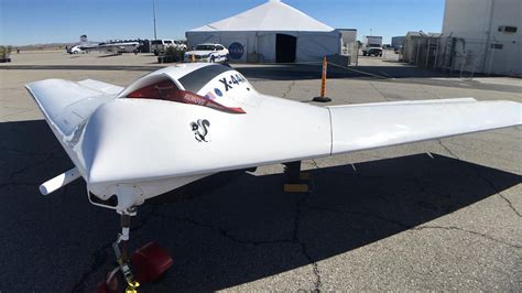 Exclusive Photos Lockheed Skunk Works X 44a Flying Wing Drone Breaks
