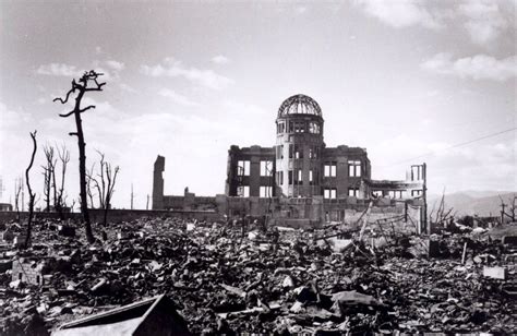 Le 6 Août 1945 Une Première Bombe Atomique Touchait Hiroshima