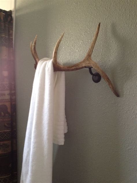 For each plate, measure the distance from the top of the plate to the wire that will catch on the hook behind it, then nail a hook into. 28 Cool Ways To Use Antlers In Home Décor - Shelterness