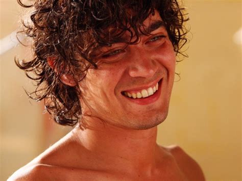 Chi è Riccardo Scamarcio Storia Dellattore Sex Symbol Donne Magazine