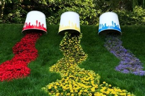 25 Stunning Spilled Flower Pot Ideas For Your Lawn And Garden