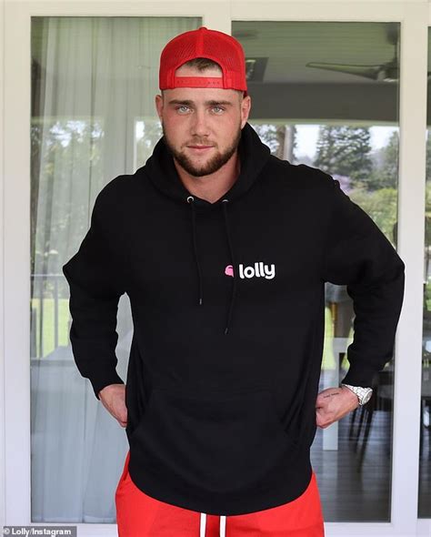 Too Hot To Handle Star Harry Jowsey Launches New Dating App Lolly And