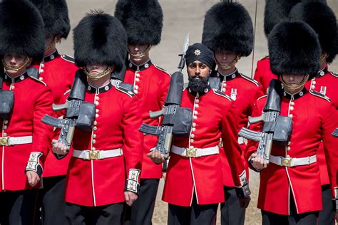 Uk Sikh Soldier First To Wear Turban To Queens Birthday The Times Of