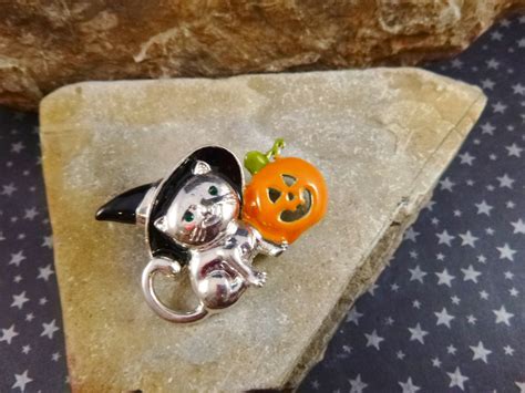 Halloween Vintage Pin Kitty Cat Wearing Black Witchs Hat Whimsical
