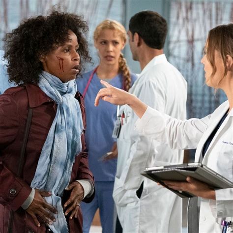 Sep 27, 2018 in the season 15 premiere, the doctors at grey sloan memorial vie for a. Grey's Anatomy Recap, Season 15, Episode 19