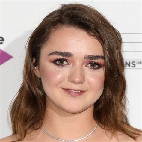 Maisie Williams Boyfriend Does Her Makeup For Red Carpet Appearance