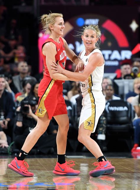8 Women Out More Lgbtq Players Than Ever At Wnba All Star Game Meaws