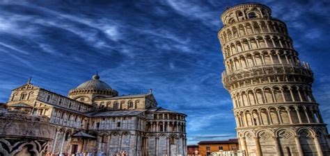 يقع برج بيزا المائل المعروف باللغة الإيطالية torre pendente di pisa في مدينة بيزا الإيطالية، وعلى الرغم من خلو الاختيارات المطروحة من قبل الإعلامية رزان مغربي ومهيب عبد الهادي من إيطاليا، حيث شملت الاختيارات كلا من باريس، أو توسكانا، أو لندن، لكن المفاجأة. ما ارتفاع برج بيزا المائل | مقال