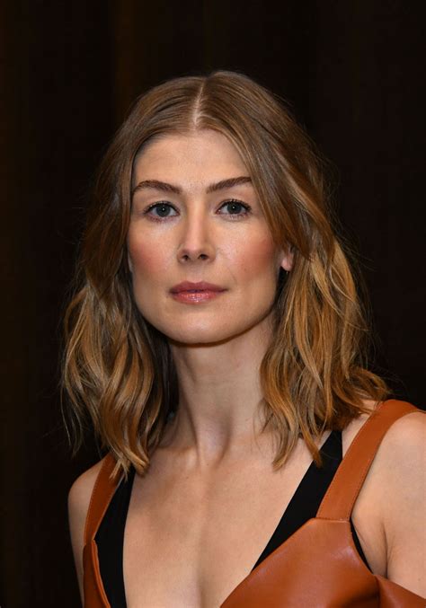 Rosamund Pike A Private War Screening In London Celebmafia