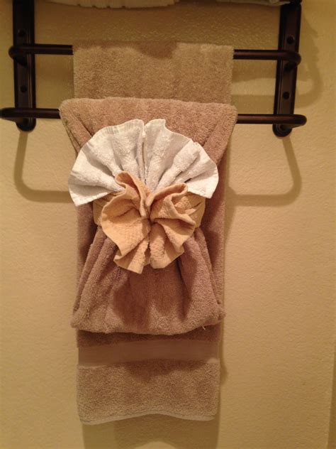 20 Bathroom Towel Decor Ideas Decoomo