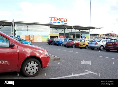 Tesco Store Hi Res Stock Photography And Images Alamy