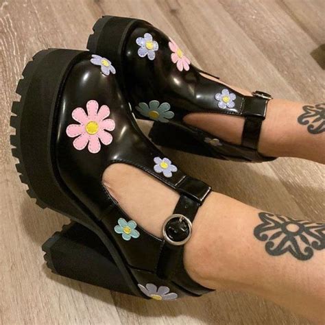 Whats The Buzz Mary Janes In 2020 Aesthetic Shoes Cute Shoes