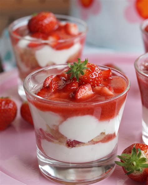 Erdbeer-Tiramisu im Glas