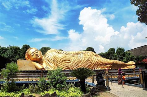 Inilah objek wisata murah meriah buat liburan akhir tahun di mojokerto. Wisata Patung Budha Tidur Di Mojokerto Paling Memukau ...