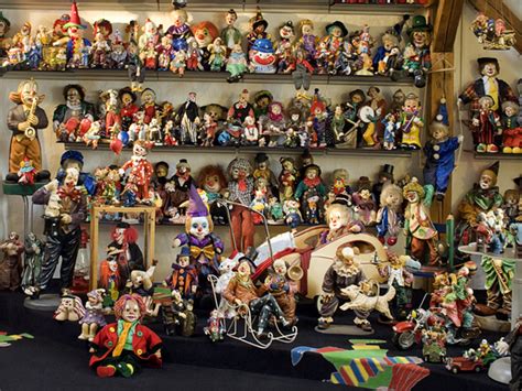 World Largest Clowns Collection Turned Into Clownmuseum Pickchur