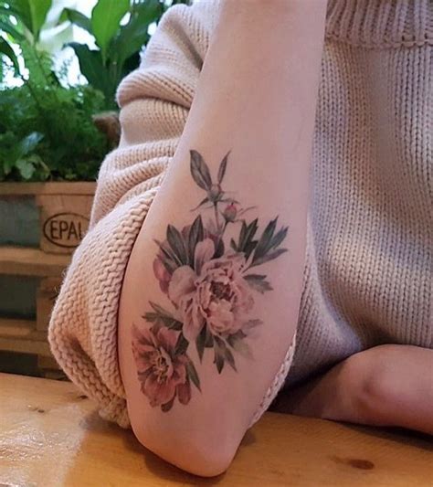 Pin By Ln Ngmv On Tatto Piercing Flower Tattoo Tatting Tattoos