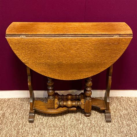Small Round Oak Drop Leaf Table Antique Tables Hemswell Antique Centres