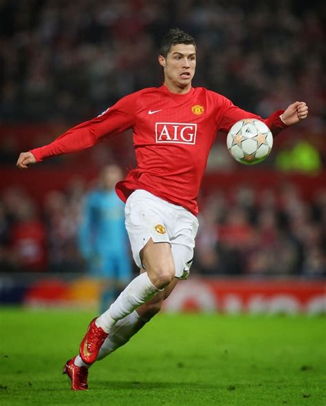 Cristiano ronaldo was once the darling of the manchester united fans, transforming himself from scrawny speed merchant to one of the greatest to ever play the game. Cristiano Ronaldo 7: Cristiano Ronaldo - Manchester United ...