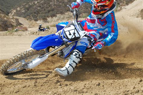 Anyone would be happy with the stock yz125 levers, but i wanted to give my project bike a personal touch. PREMIX : 2015 YAMAHA YZ125 | Dirt Bike Magazine