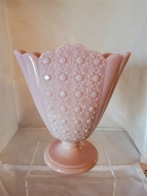 Rare Fenton Vintage Pink Milk Glass Daisey And Button Fan Vase 8 5 Exc Antique Price