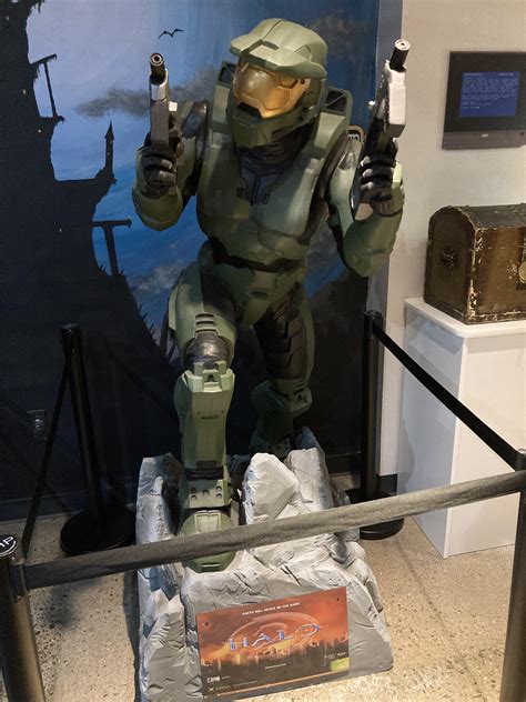 Master Chief Statue From Halo 2 National Videogame Museum Rhalo