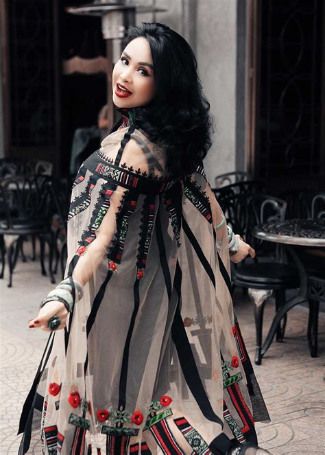 Đoàn thanh lam was born in hanoi to music composer thuận yến and traditional music artist thanh hương. Sự bình yên của Thanh Lam | Robb Report Vietnam