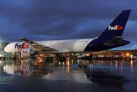 Wallpaper Night Airplane Aviation Jet Cargo Boeing Fedex