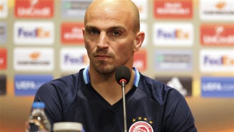 Esteban cambiasso is a midfield genius exception taken of argentina. Esteban Cambiasso anunció su retiro del fútbol | Notife