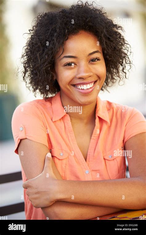 Smiling Black Woman Old Hi Res Stock Photography And Images Alamy