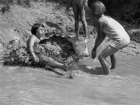 23 Vintage Photos That Show What Summer Fun Looked Like
