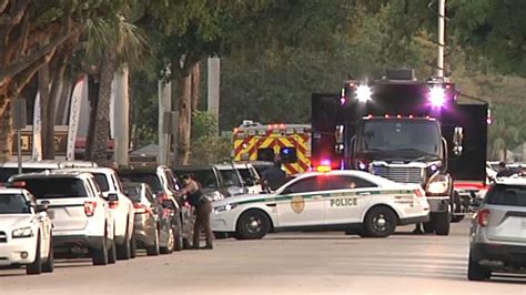 Man Who Barricaded Inside Sw Miami Dade Home After Domestic Incident In Custody Nbc 6 South