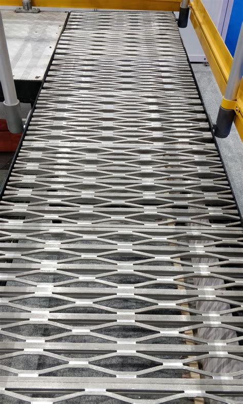 Aluminum Industrial Floor Grating Chemey Mechatronics Llp