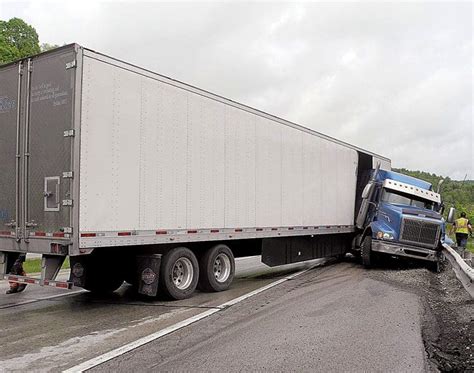 Jackknife Tractor Trailer Accidents And Crashes