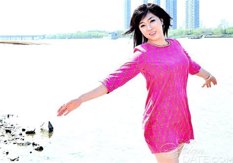 Dating Pretty Asian Member Xiaojing From Chicago 48 Yo Hair Color Black