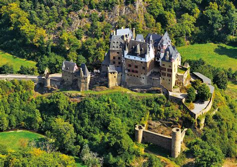 Die Burg Burg Eltz Eine Der Schönsten Burgen In Deutschland