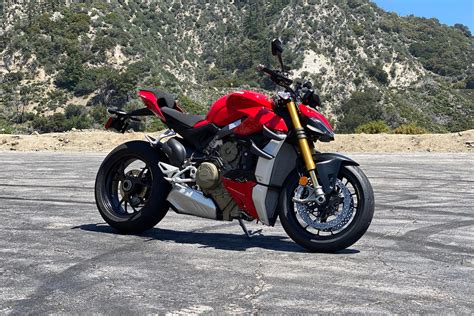 2020 Ducati Streetfighter V4 S Review Approachable Insanity Cnet