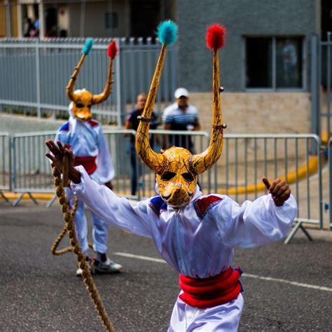 Diablo Cojuelo Or Los Lechones Dominican Carnaval 2019 By Alexandre Bertolucci Flickr Dj