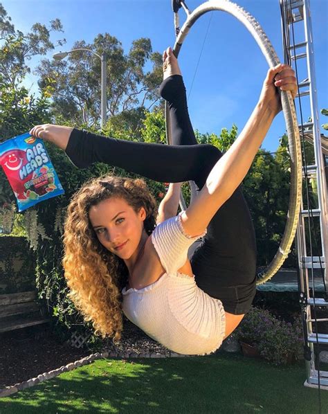Pin By Leah🦋🦋🦋 On Sofie Dossi Sofie Dossi Dance Photography Poses