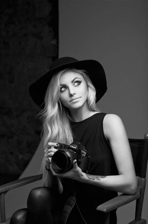40 Sexy Self Portrait Photography Ideas