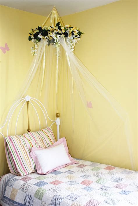12 diy canopy beds that will make your bedroom feel like a dreamy wonderland. Everyday Art: DIY bed canopy for little girls room