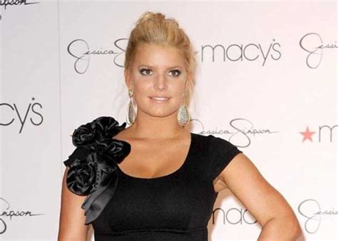 Jessica Simpson Wants To Dress Casual To Look Approachable