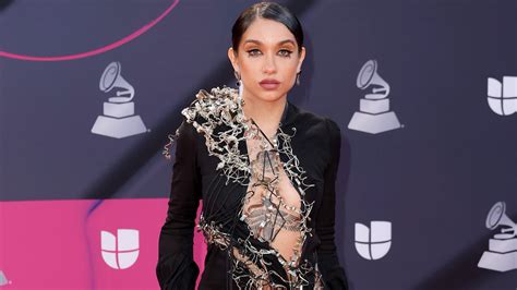 María Becerra Sorprende En Los Latin Grammy 2022 Con Un Vestido Argentino Vogue