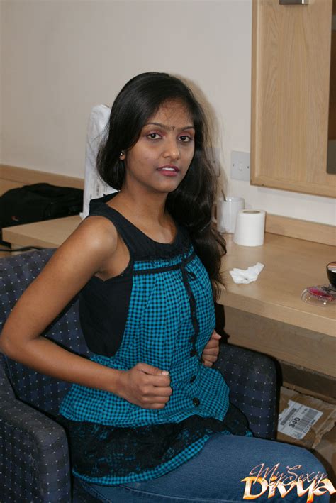 Sexy Indian Babe Divya Yogesh