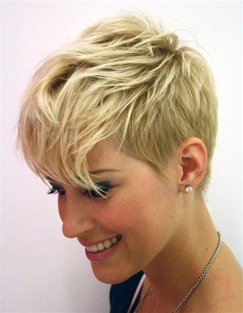 Start off 2015 with a loose and simple braid that is worn to the side like the one at the marissa webb show. 28 Best Hairstyles for Short Hair - The WoW Style