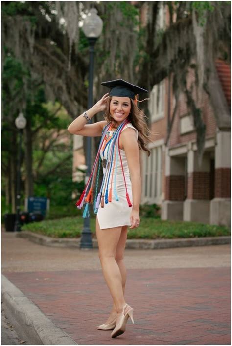 12 Steps To Your Perfect Graduation Outfit Graduation Outfit College