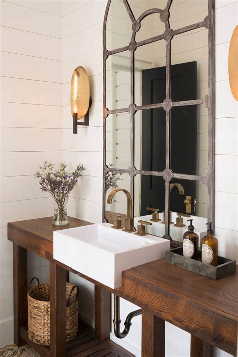 Mirror mirror on the wall…we need you to tell us who is the fairest of them all is and to add a touch of farmhouse charm to our living spaces! 40+ Best Farmhouse Mirror Ideas and Designs for 2021