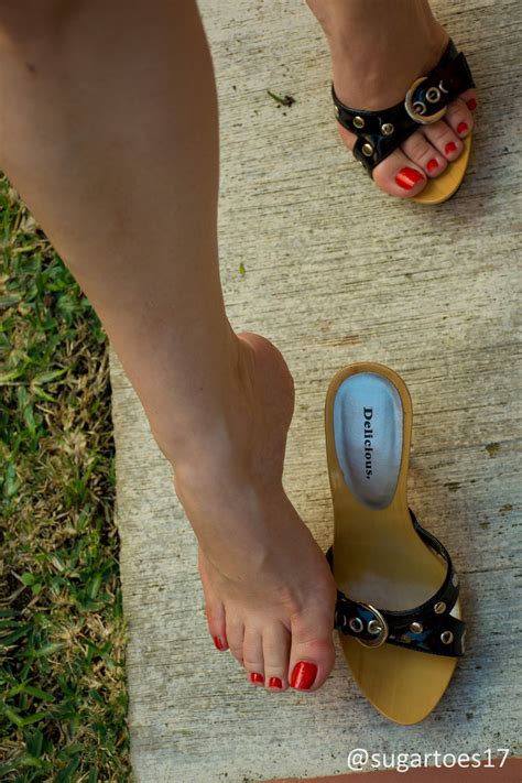 Pin On Womens Feet