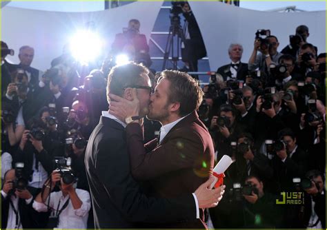 Ryan Gosling And Nicolas Winding Refn Kiss Kiss Photo 2546241 00 Photos Just Jared