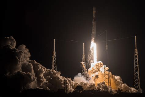 Spacex Made Two Successful Falcon 9 Launches In A Matter Of Hours The