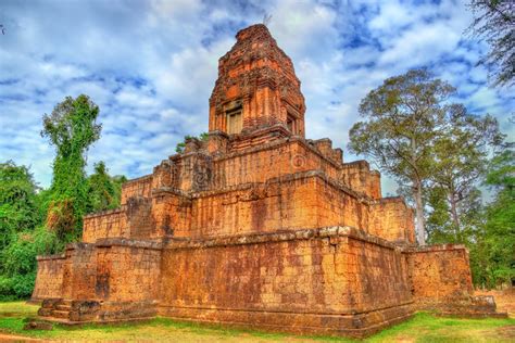 Baksei Chamkrong Um Templo Hindu No Complexo De Angkor Camboja
